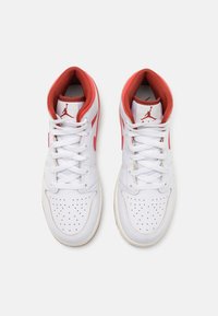 Jordan AIR JORDAN 1 MID SE UNISEX - Basketsko - white/lobster/dune red/sail
