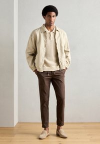 Lindbergh DRAWSTRING PANTS - Pantaloni - deep brown