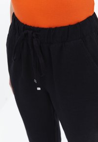 OXXO MIT MISCHUNG - Pantaloni - black