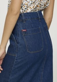 Lee Cooper POEME - Jupe crayon - medium blue