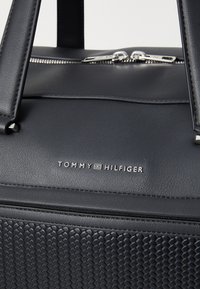 Tommy Hilfiger DUFFLE UNISEX - Weekendveske - black