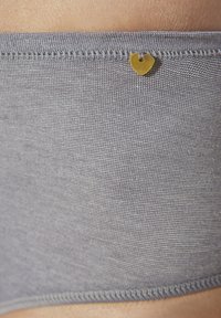Thumbnail Image 3