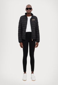 EA7 Emporio Armani Zimska jakna - black