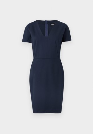 Granatowa dopasowana sukienka z dekoltem w serek i krótkimi rękawami. Szwy modelujące na gorsecie i spódnicy, uszyta z gładkiej tkaniny. Zamek z tyłu.