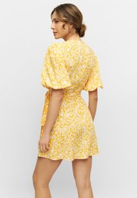 Laurella TARRA  - Dnevna obleka - yellow