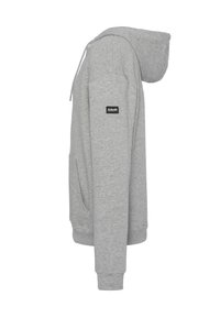 Szara bluza z kapturem wykonana z bawełnianej tkaniny mieszanej. Posiada kieszeń kangurka, ściągacze na mankietach oraz małą metkę z logo marki na lewym rękawie.