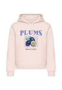 Felpa di colore rosa chiaro con una grafica di prugne e testo blu "PRUGNE" sopra e "Dolci e succose" sotto. Materiale morbido, cappuccio regolabile.