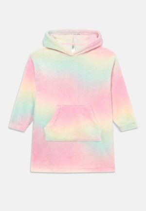 Myk fleece hettekjole med lange ermer, frontlomme og pastellfarge gradient i rosa, blå, gul og grønn.