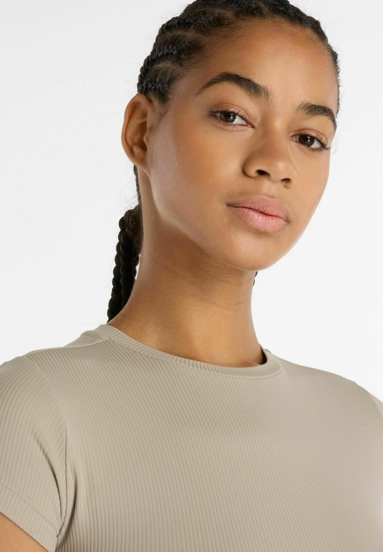RIBBED FITTED T-SHIRT