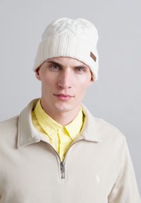 Polo Ralph Lauren CABLE-KNIT WOOL-CASHMERE BEANIE UNISEX - Gorro - full cream