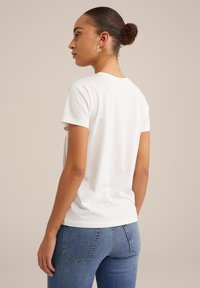 Thumbnail Image 3