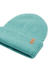 Gehaakte beanie in turquoise met een gebreid patroon. Heeft een opgevouwen manchet en een klein leren label met het 'Protest'-logo.