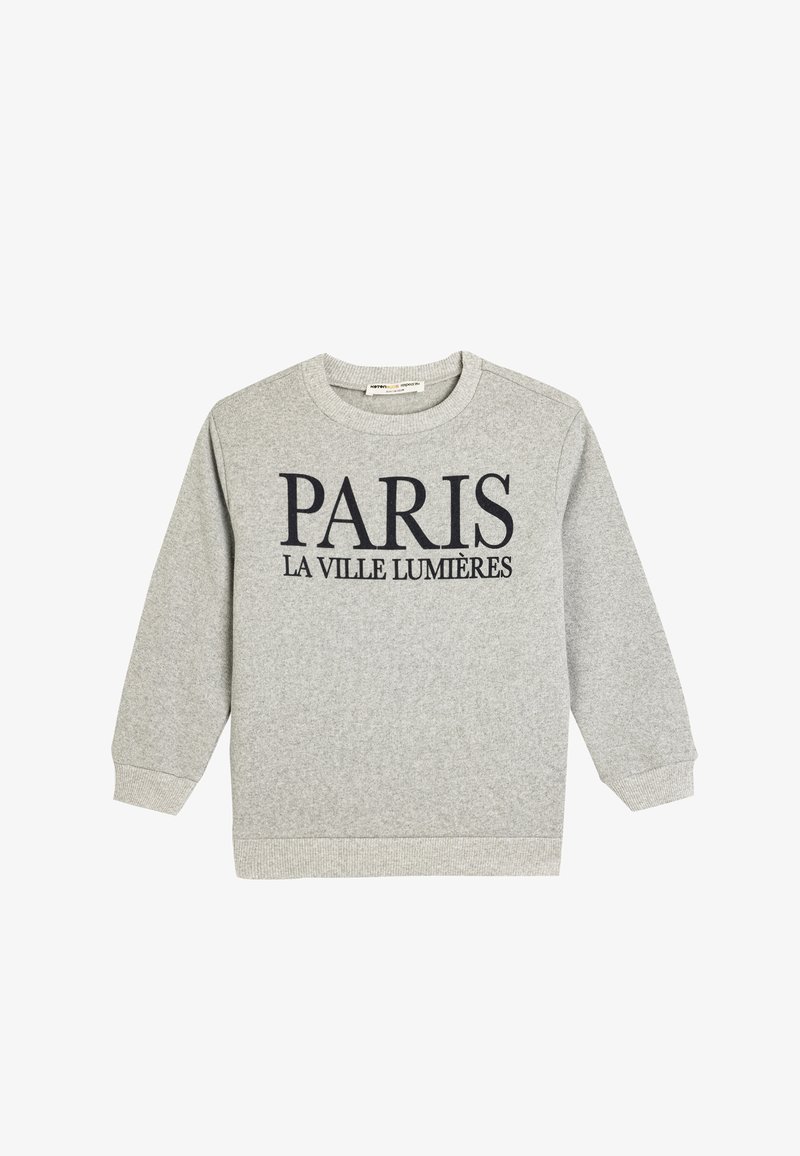 Sudadera gris con cuello redondo y mangas largas. En la parte frontal se destaca "PARIS LA VILLE LUMIÈRES" en letras oscuras. Textura suave.
