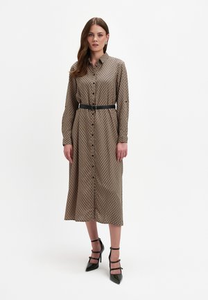 - Sukienka koszulowa