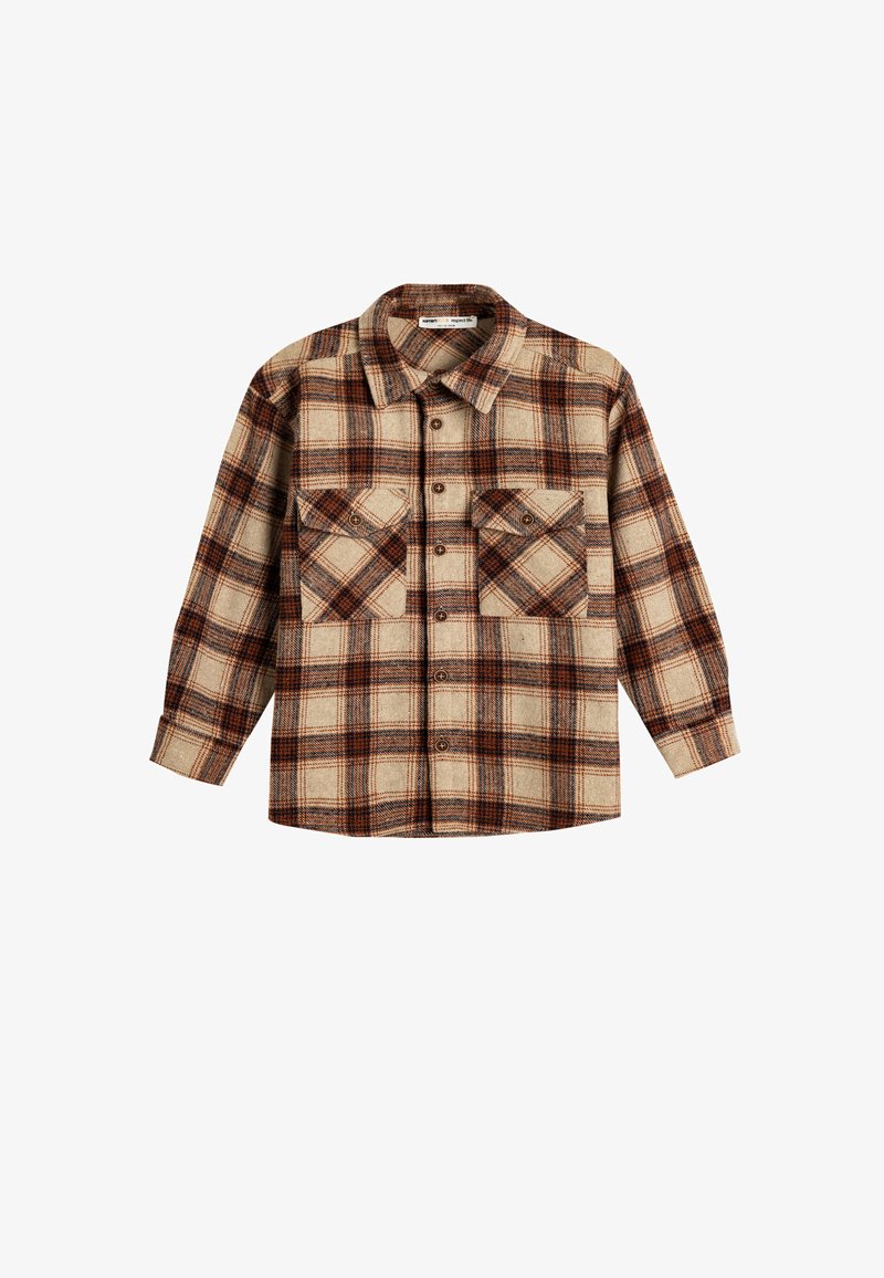 Bruin en beige geruite flanellen shirt met twee borstzakken, knoopsluiting aan de voorkant en lange mouwen. Beschikt over een kraag en een gestructureerde stof.