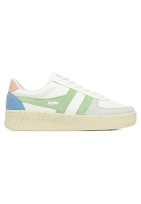 Witte sneaker met groene, blauwe en roze accenten. Beschikt over leren en suède panelen, tonale veters en een gestructureerde rubberen zool.