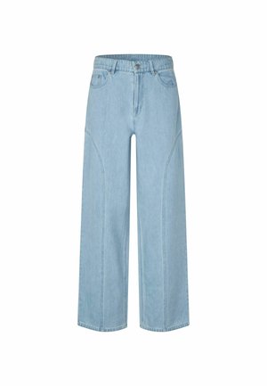 Világoskék, széles szárú farmernadrág. Magasított derékrésszel, hangsúlyos varrásokkal és két elülső zsebbel rendelkezik. Laza fazon, modern szabással.