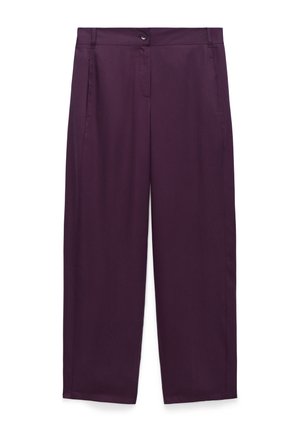 Spodnie o prostej nogawce i wysokim stanie w ciemnym fiolecie, z bocznymi kieszeniami, szlufkami na pasek, zapięciem na guzik i zamkiem błyskawicznym.