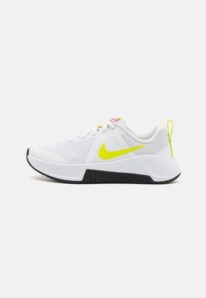 MC TRAINER 3 - Træningssko - white/cyber/hot punch/black