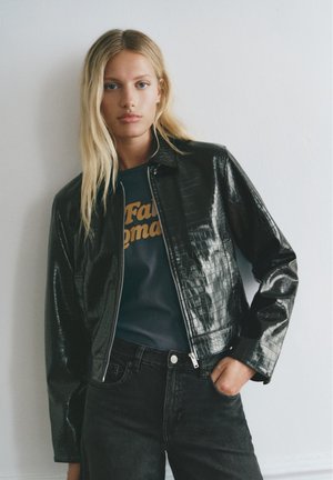 PULL&BEAR, CROCODILE EFFECT - JACKET - Veste en similicuir - black
