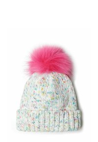 Weißer gestrickter Winterhut mit mehrfarbigen Sprenkeln und einem großen, flauschigen, leuchtend pinken Pompon oben drauf.
