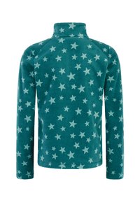 Polo de forro polar color verde azulado con un alto cuello, con un patrón de estrellas en un verde azulado más claro. Mangas largas y una textura suave.