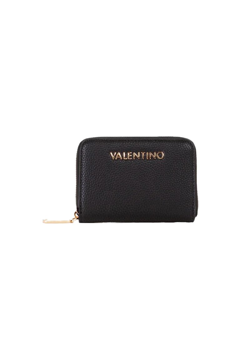 Portafoglio in pelle nera con chiusura a zip, superficie strutturata e logo "VALENTINO" in oro sulla parte anteriore. Design rettangolare compatto.