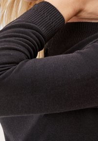 s.Oliver Strickpullover - black
