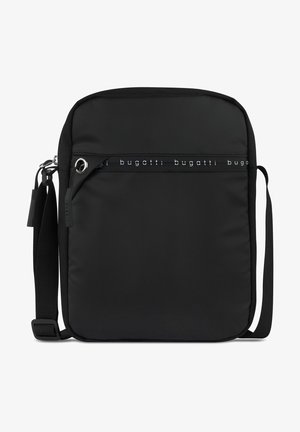 Borsa a tracolla nera in nylon con una texture liscia, dotata di una tasca frontale con zip, cintura regolabile e dettaglio del marchio sulla parte anteriore.