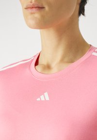 adidas Performance AEROREADY TRAIN ESSENTIALS  - Sportska majica - bliss pink/white