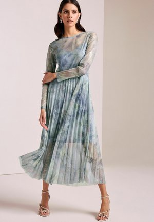 REGULAR FIT - Maxikleid - pale blue