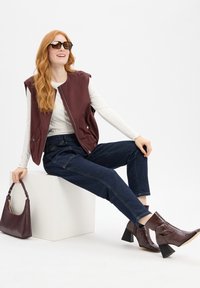 HUGO AZELDA-1 - Weste - nougat