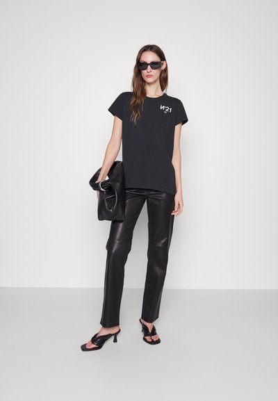 N21 T-shirt  N21331