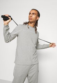 Reebok PIPING CREW - Camisola - medium grey heather