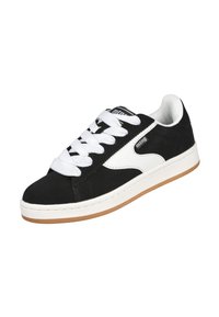 Zapatillas de ante negro con un acento de cuero blanco, cordones blancos y una suela de goma marrón. Punta redondeada y lengüeta acolchada para mayor comodidad.