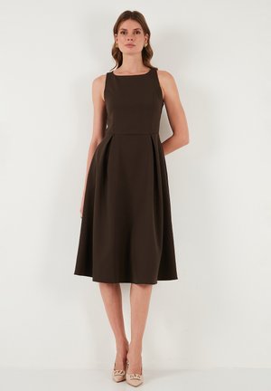 REGULAR FIT - Vapaa-ajan mekko - brown