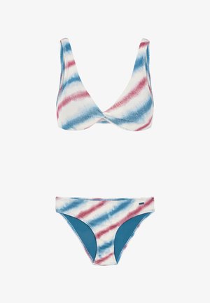 Ensemble de bikini deux pièces avec une base blanche et des rayures en dégradé bleu et rouge. Le haut a une forme triangulaire, tandis que le bas est bordé de bleu.