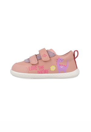 Garvalin, ZAPATILLA BAREFOOT PUNTERA REFORZADA - Zapatos de bebé - rosa