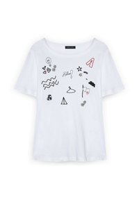 Tricou alb cu manșetă scurtă, cu desene doodle negre și roșii, incluzând inimi, bec, stea, umeraș, steag și cuvântul „Salut!” pe față.