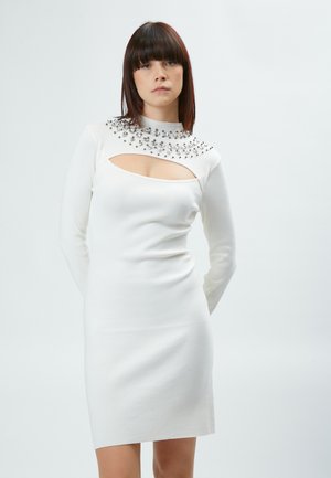 INFLUENCER CUT-OUT  - Gebreide jurk - off white