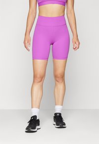 adidas Performance ALL ME ESSENTIALS SHORT LEGGINGS - Tajice - purple burst