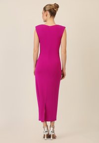 Apart Vestido de tubo - lila