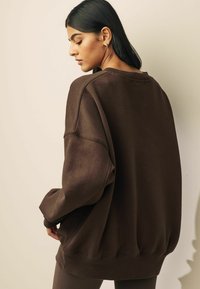 Next HEAVYWEIGHT BRUSHED CREW NECK - Pusa - chocolate brown