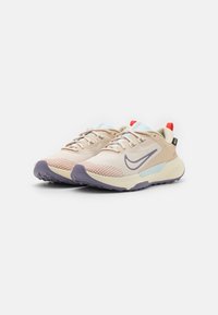 Nike Performance JUNIPER 2 GTX - Zapatillas de trail running - sanddrift/daybreak/glacier blue/cosmic clay/coconut milk