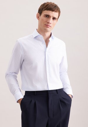 BUSINESS SCHWARZE ROSE - Business skjorter - light blue