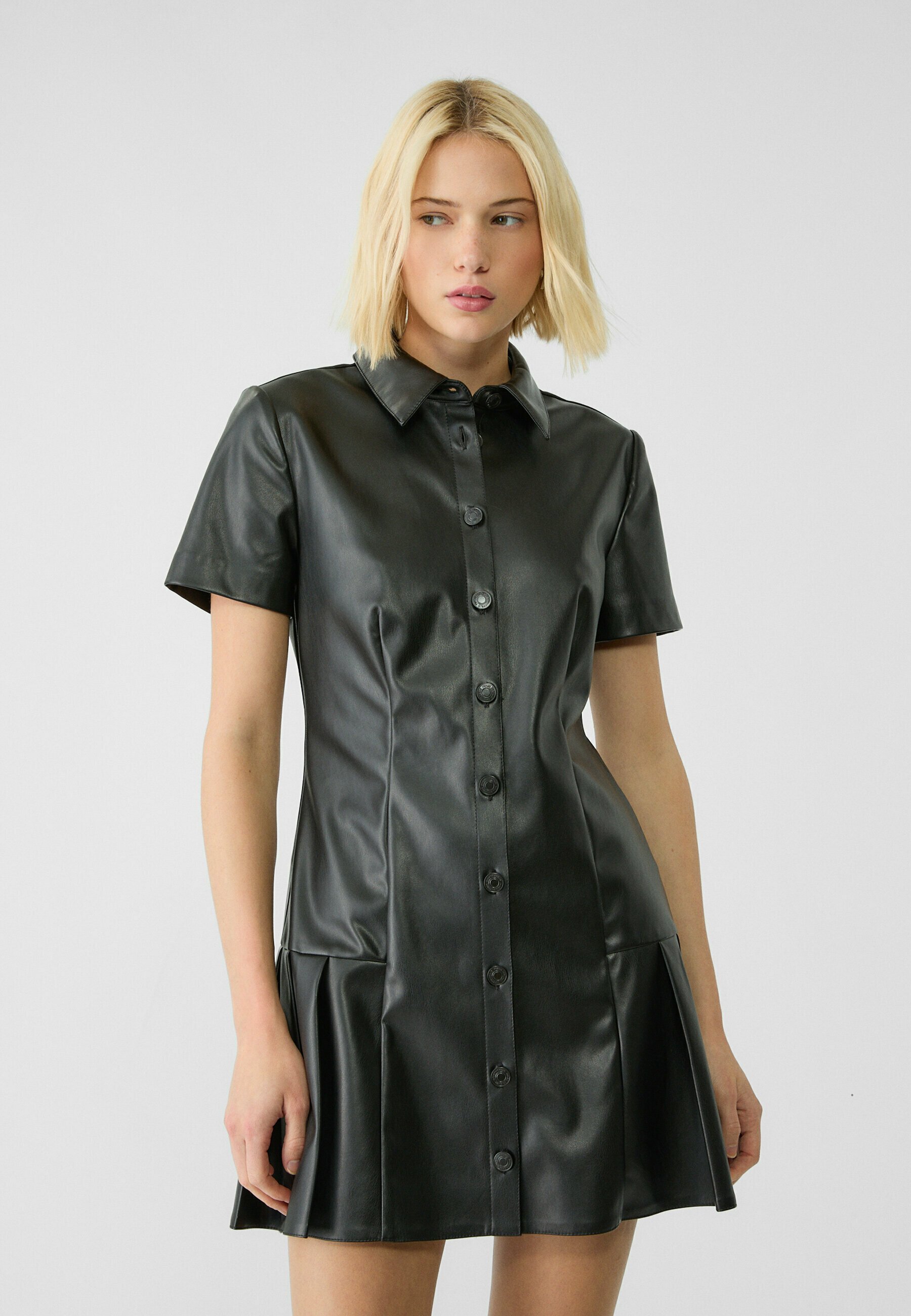 stradivarius leather dress Stradivarius Vestido Corto Efecto Piel Vestido Cuero Stradivarius Vestido Cuero Vestido Satin