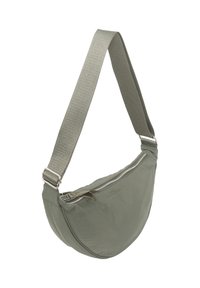 Borsa a tracolla a forma di mezzaluna verde oliva con tracolla in tessuto regolabile e chiusura con zip argento.