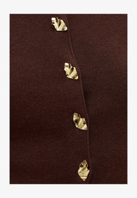 Sélectionné, solid brown