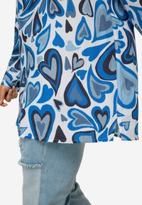 Angel of Style HERZMUSTER -AUSSCHNITT LANGARM - Blůza - medium blue