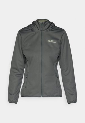 Graue Softshelljacke mit Kapuze, durchgehendem Reißverschluss und seitlichen Taschen. Mit einem Logo auf der oberen linken Seite und einem leichten elastischen Abschluss an den Bündchen.